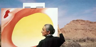 Georgia O’Keeffe, New Mexico çöllerinde büyük tuvaliyle çalışırken, doğadan ilham alan modernist eserlerinden birini resmediyor.