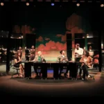 Yeni oyun “Fora” İstanbul Tiyatro Festivali’nde prömiyerini yaptı Fora oyunundan bir sahne.