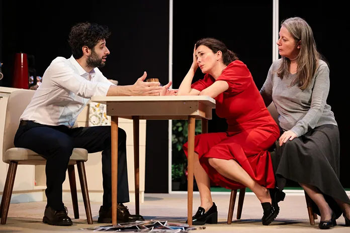 Geç Kalanlar 3 Geç Kalanlar tiyatro oyunundan bir kare