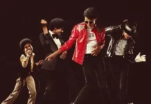 “Michael” sevenleriyle buluşacak Michael Jackson'ın konserden sahne görüntüsü