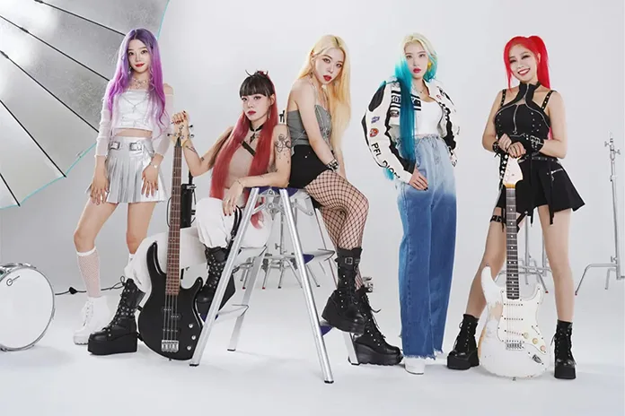 Rolling Quartz / K-Rock K-Rock gruplarından Rolling Quartz grubu üyelerinin fotoğrafı.