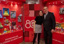 “Mattel 80. Yıl Sergisi” İstanbul Oyuncak Müzesi’nde Gupse Özay ve Sunay Akın / Mattel 80. Yıl Sergisi