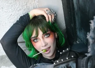 Venüs - Barlarda Öpersin Birini single kapak