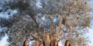 Sertab Erener, Ceylan Ertem, Karsu, Selin, Sena Gül, Öykü Dörter, Eftalya Yağcı ve Safiye’nin yer aldığı “Tuz” single kapağı