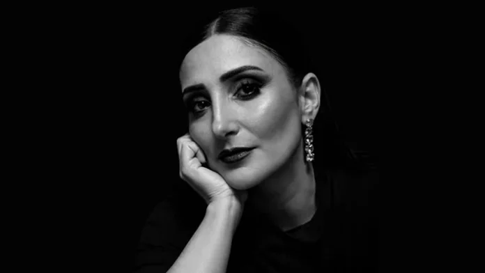 Banu Kul - İçim Paramparça Banu Kul - İçim Paramparça single kapak