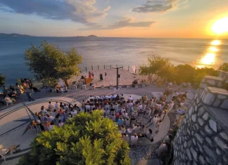 Marmara Adası Edebiyat Festivali'nin geçen seneki etkinliğinden bir fotoğraf